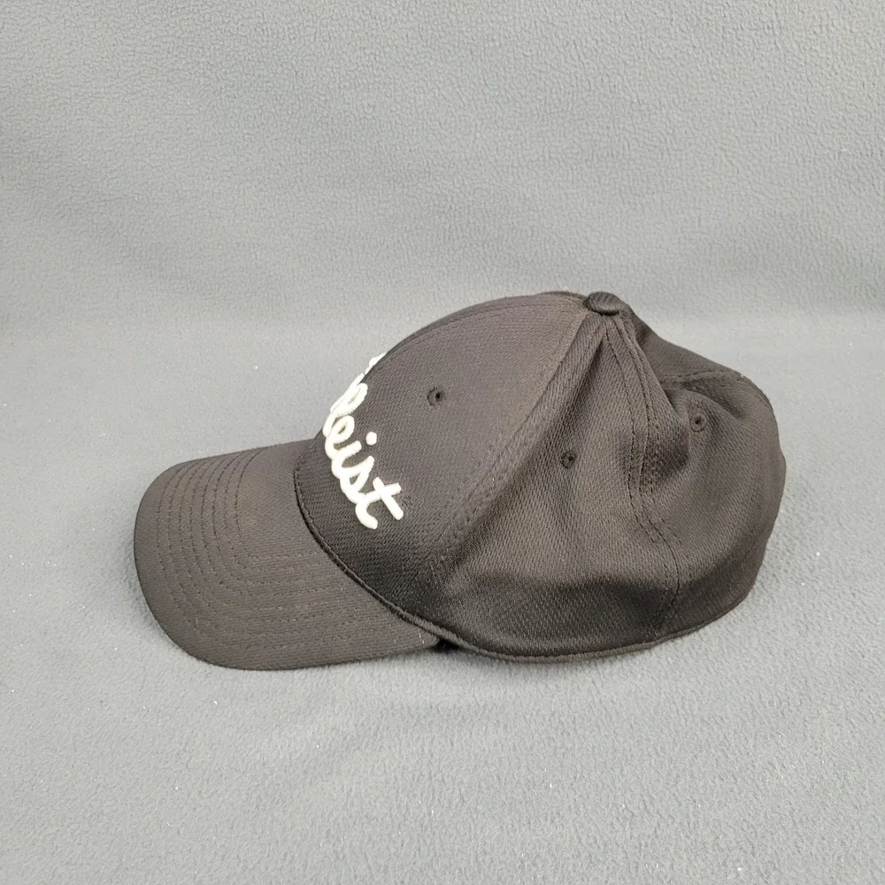 Titleist Golf Hat New Era Mens Small/Medium Black‎ Performance Stretch Cap Logo
